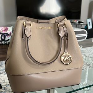 MICHAEL KORS SAFFIANO LEATHER LARGE GRAB TOTE BAG